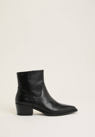 Kelsey Heel Classic Leather Boots Black