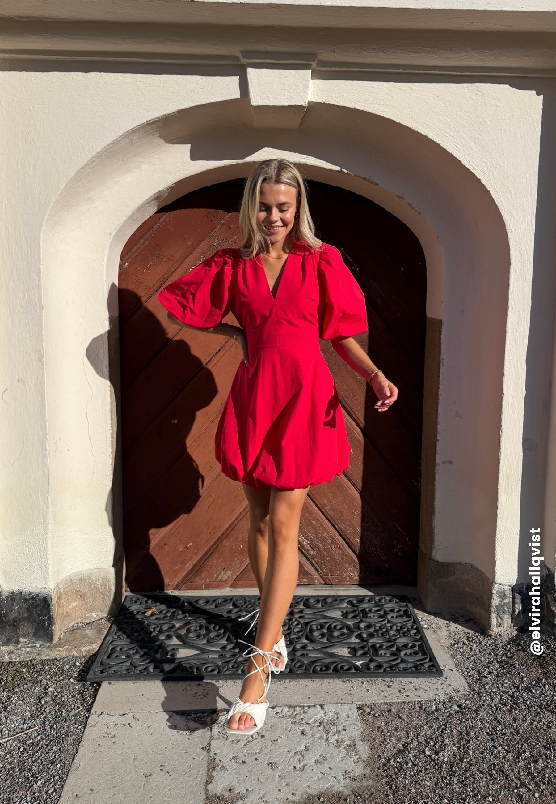 Bubbleroom occasion – V-neck Bubble Hem Short Dress – Dresses – Red