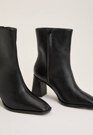 Classic Heeled Boot Black