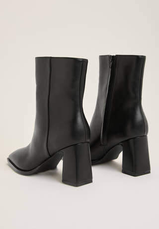 Classic Heeled Boot Black