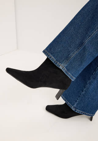Square Toe Boot Black