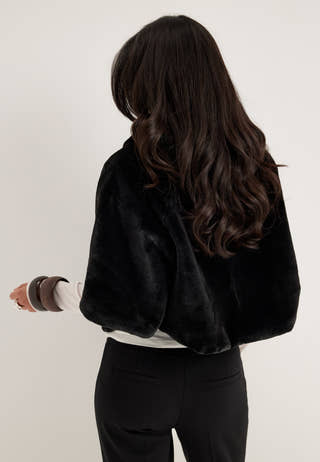 Vifully Short Faux Fur Cape Black
