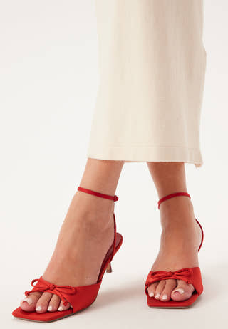 Bow Low heel Strap Sandal