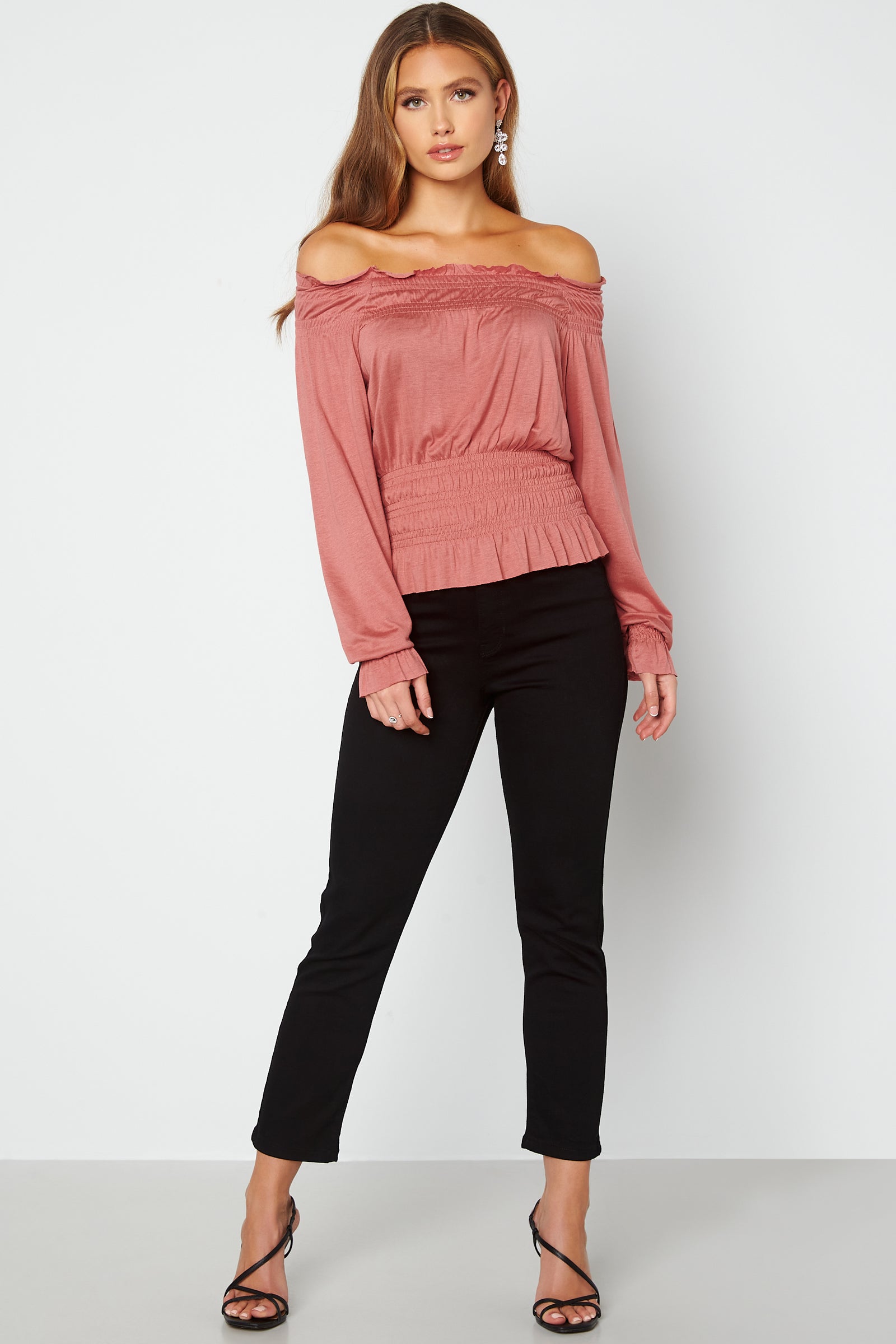 Bubbleroom care – Mellie Off Shoulder Top – Casual tops – Pink