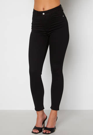 Sandy Raw Edge Jeans