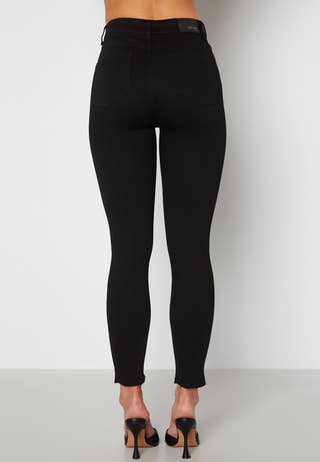 Sandy Raw Edge Jeans