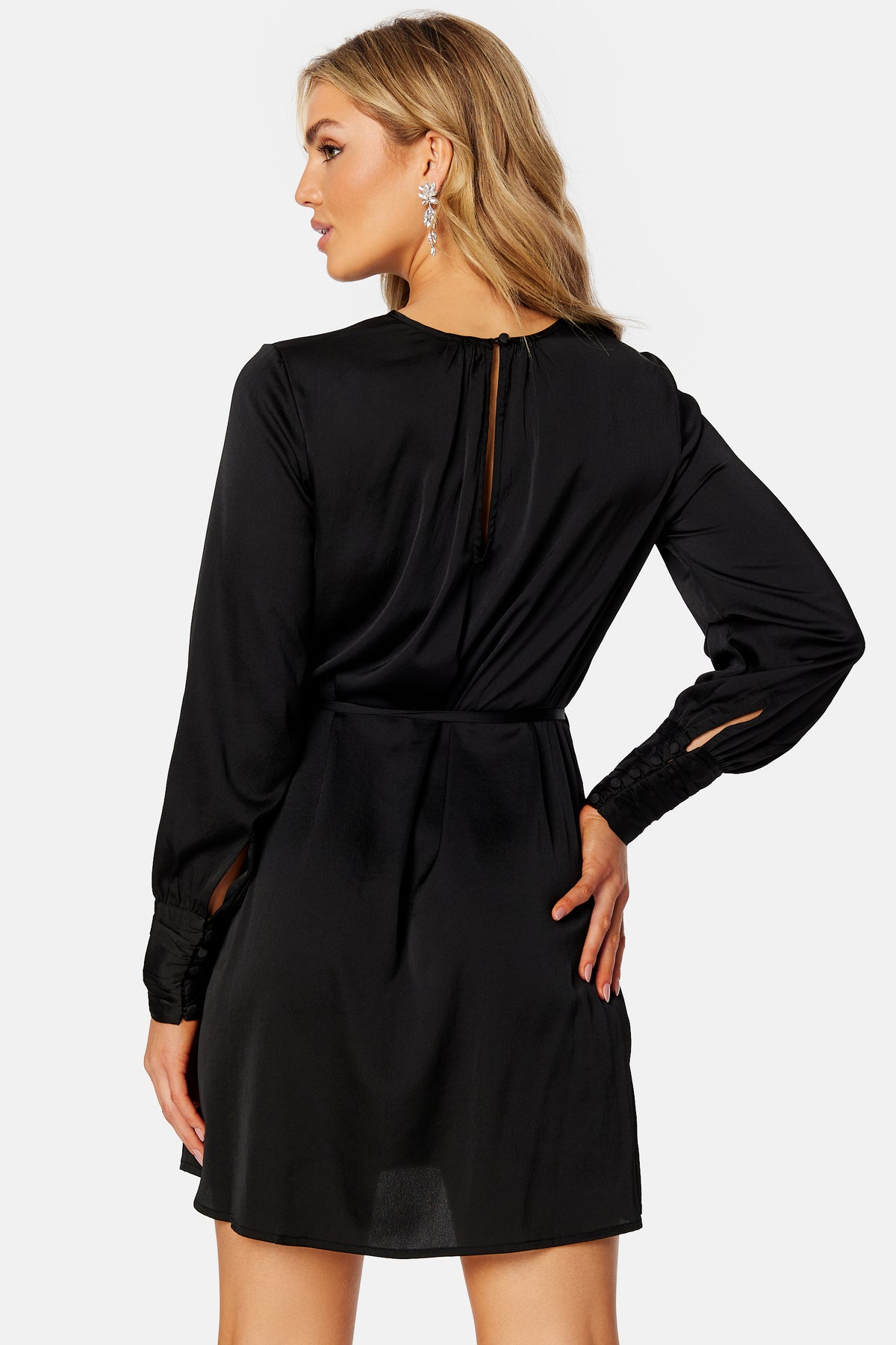 Bubbleroom – Catalina Structured Satin Dress – campaign-outlet – Black