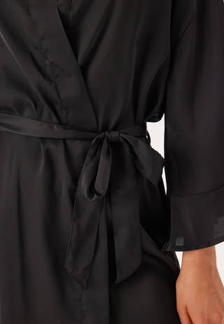 Frill Robe
