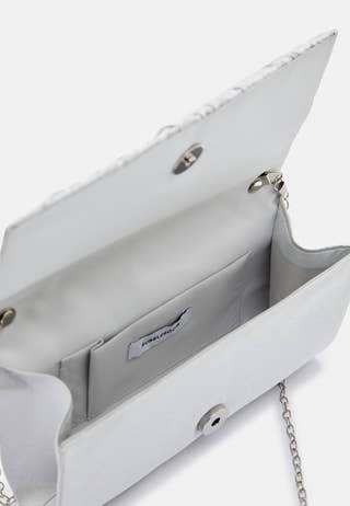 Knot Clutch