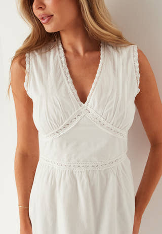 Lace Detail Sleeveless Dress