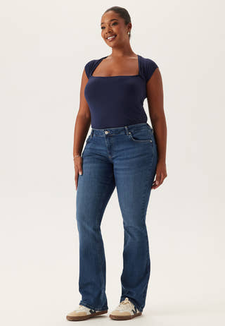 Low Embroidery Pocket Jeans