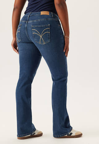 Low Embroidery Pocket Jeans