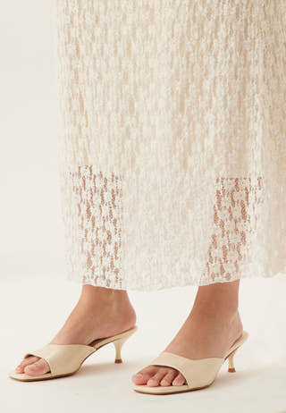 bubbleroom-low-slip-on-heel-cream_559