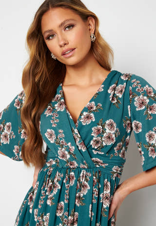 Valeria Butterfly Sleeve Dress
