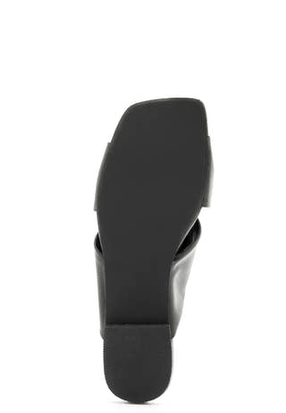 Sam Knot Sandal
