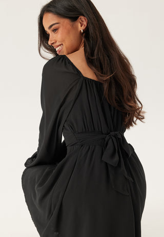 Sweetheart L/S Dress