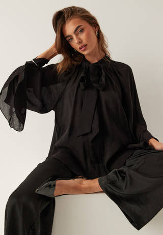 Wide Sleeve Bow Blouse