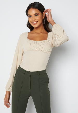Wynona Top