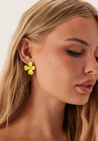 Lilly Flower Earring