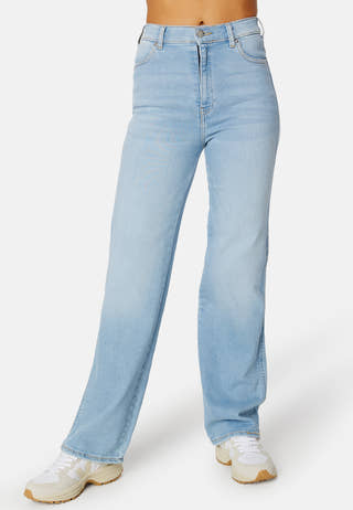 Moxy Straight