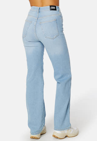 Moxy Straight