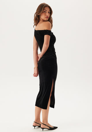 Demi Tipped Shoulder Velvet Bodycon