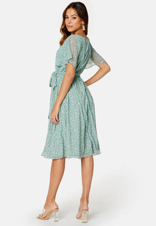 Ditsy Flutter Sleeve Midi Dress