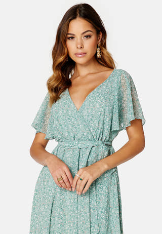Ditsy Flutter Sleeve Midi Dress