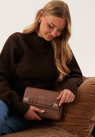 Gregoria Flap Crossbody