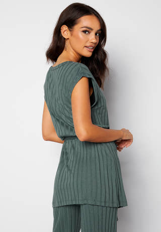 Mila vest top