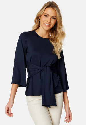Petra tie top