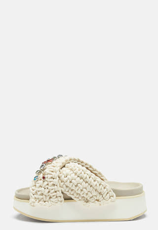 Woven Stones Platform