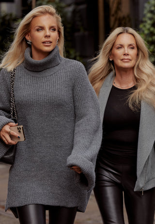 Turtle neck knitted sweater