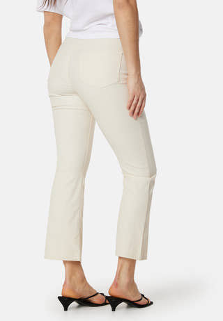 Belle 7/8 Coated Flared Pant