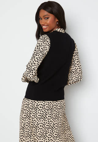 Malena S/L knit waistcoat
