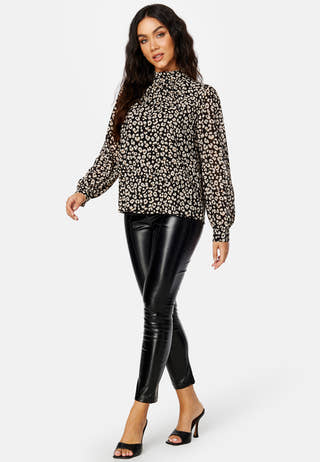 Mila L/S High Neck Top