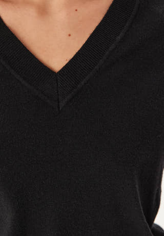 Objthess 2/4 LO V-NECK KNIT
