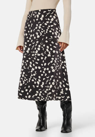 Omika HW Skirt