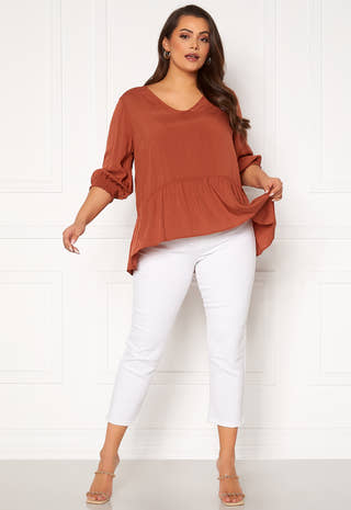 Lota 3/4 V-Neck Top