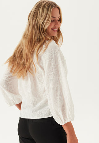 Onlzion 3/4 V-NECK EMB TOP WVN