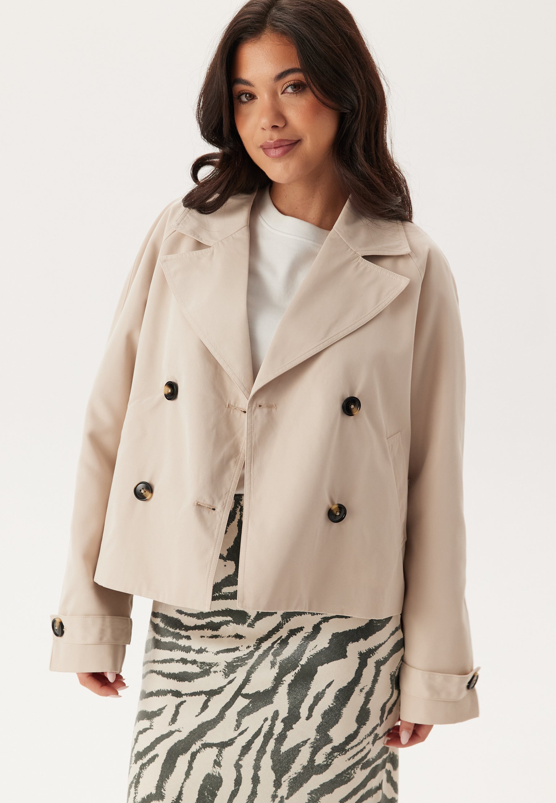 pieces Trenchcoat PCSCARLETT LS TRENCHCOAT NOOS, Doppelreiher mit Bindegürtel pieces Trenchcoat PCSCARLETT LS TRENCHCOAT NOOS, Doppelreiher mit Bindegürtel