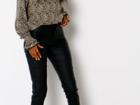 preview_images/1228150895-efb835a6979a52df4ff86175b01d575dab8b81b039353b0c06825d100c9e7d89-d_200x150_e3c57946-72ea-464d-a60b-153208362747