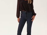 preview_images/2074854955-df10aa6bcada500757a9190cf73a39ba6ecba9ce3e6f79d353a77e371daef098-d_200x150_cfd1b4a6-de15-4b24-b943-f5bd3a169750