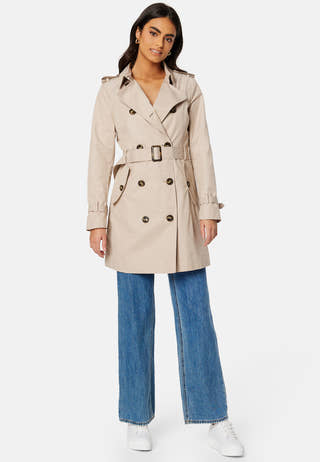 Annie Trenchcoat