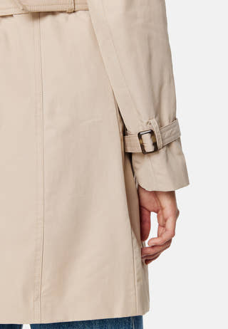 Annie Trenchcoat