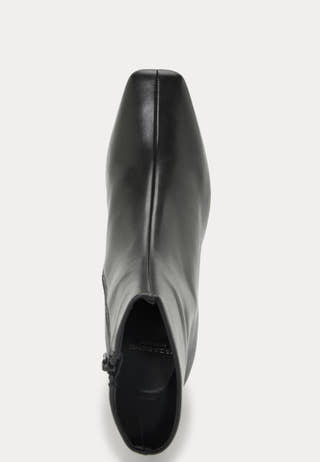 Vendela Classic Leather Boots