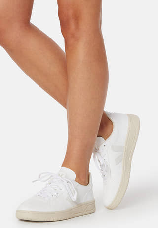 V-10 Sneakers