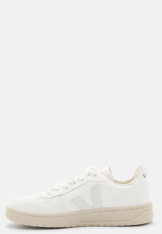 V-10 Sneakers