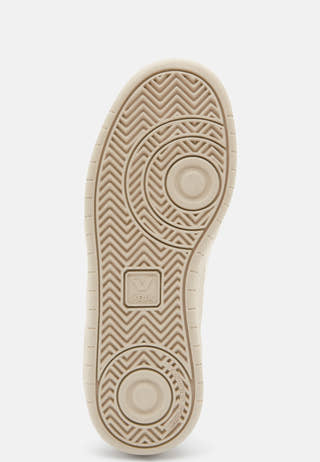 V-10 Sneakers