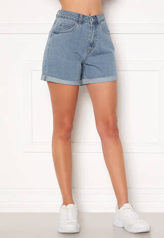 Nineteen Loose Shorts